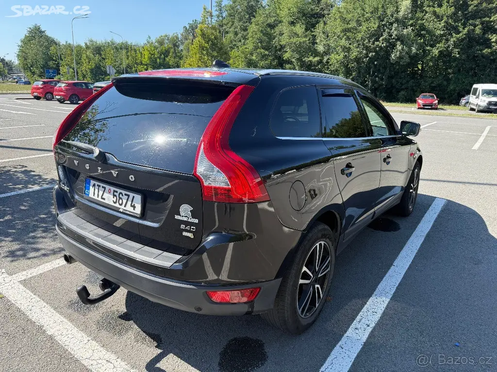 Volvo XC60 2,4 D5, r.v.2009 - fotka 5