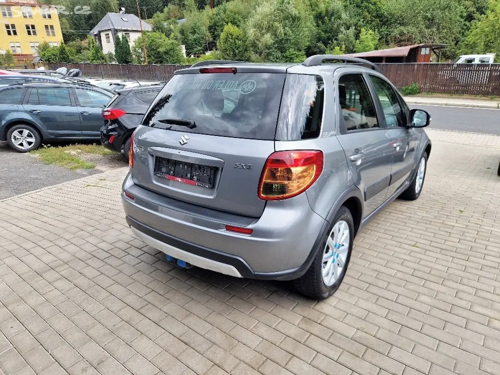 Suzuki SX4, 1.6 (88 kW), 118 tis. km - fotka 4