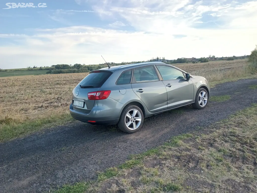 SEAT Ibiza ST Stylance 1,6 TDI/77 kw CR model 2012 - fotka 5