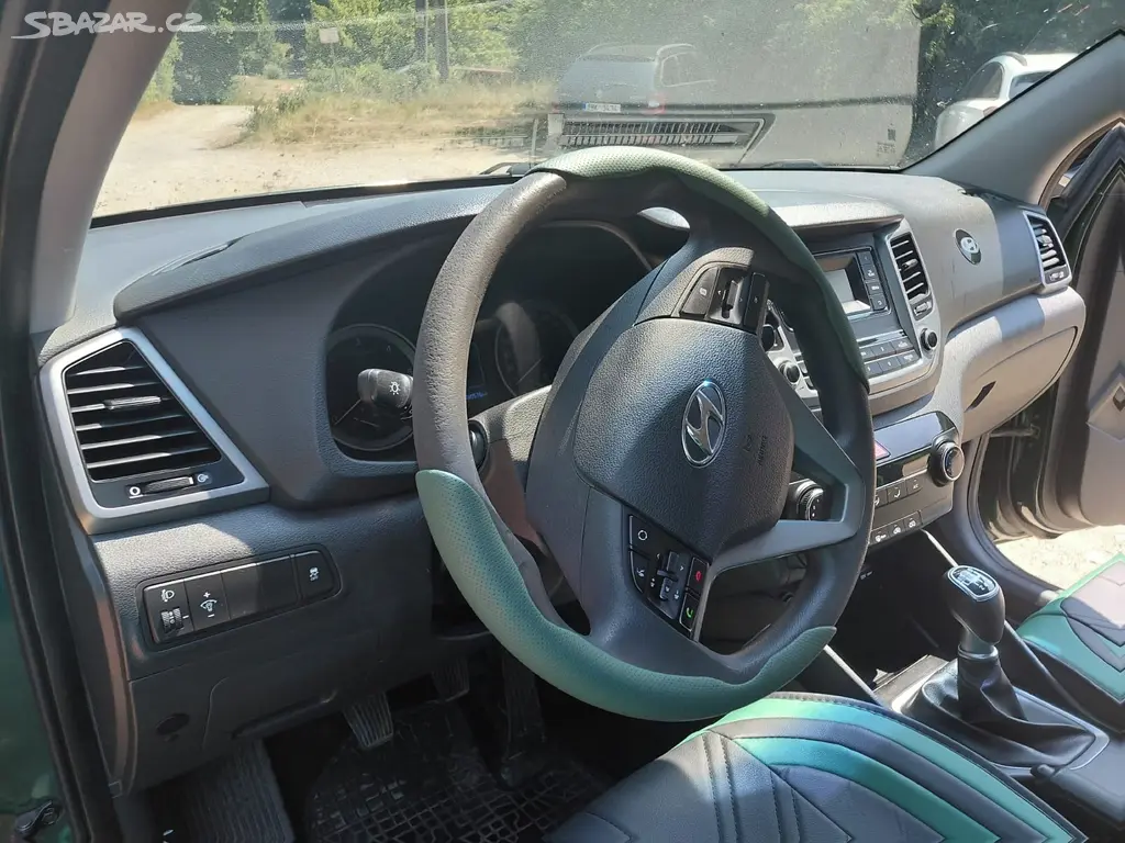 SUV Hyundai Tucson 2.0 CRDi 4WD, 100 kW - fotka 5