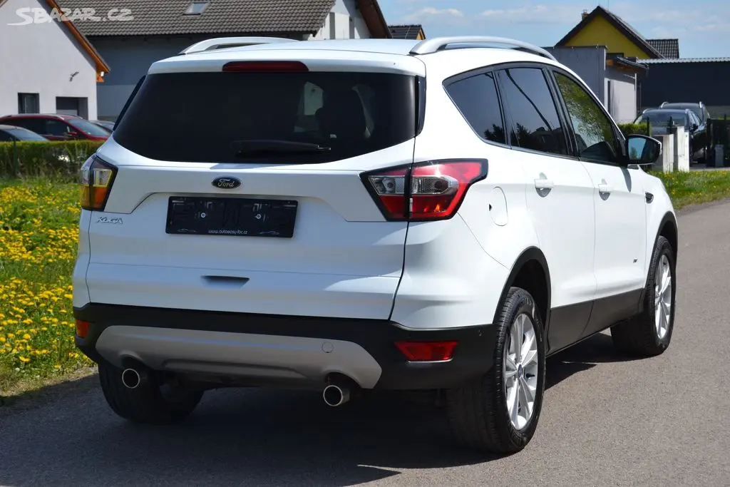 Ford Kuga 2.0 TDCI 110kW Titanium 4x4 - fotka 4
