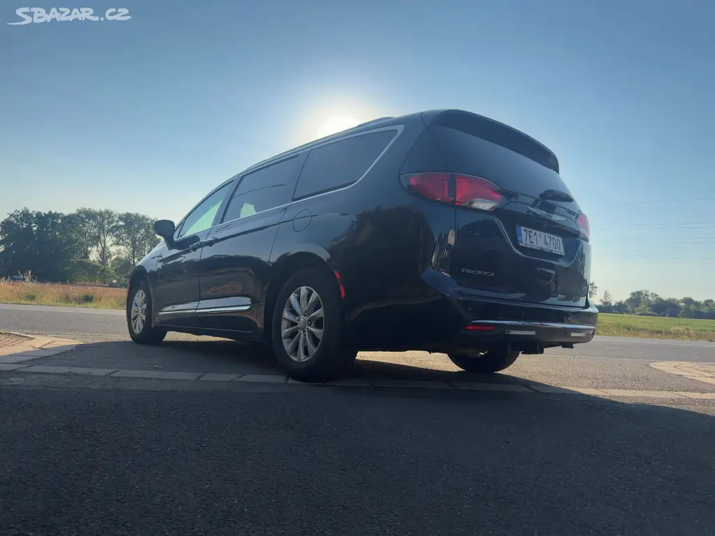 Chrysler Pacifica 3,6 Limited LPG Radar 360 2018 - fotka 3