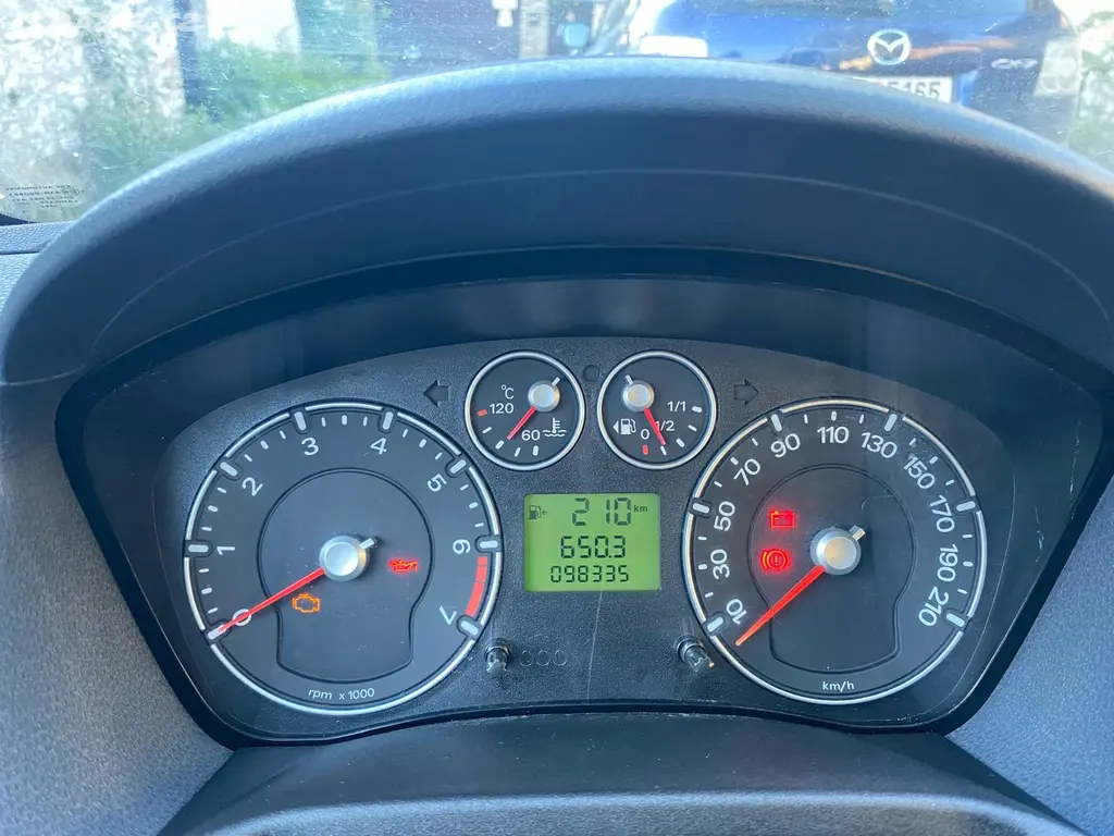 Ford fiesta 1.25 benzín,[telefon skryt] km - fotka 2