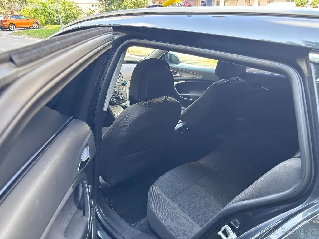 Opel Insignia 2,0 Sports Tourer CDTI - fotka 6
