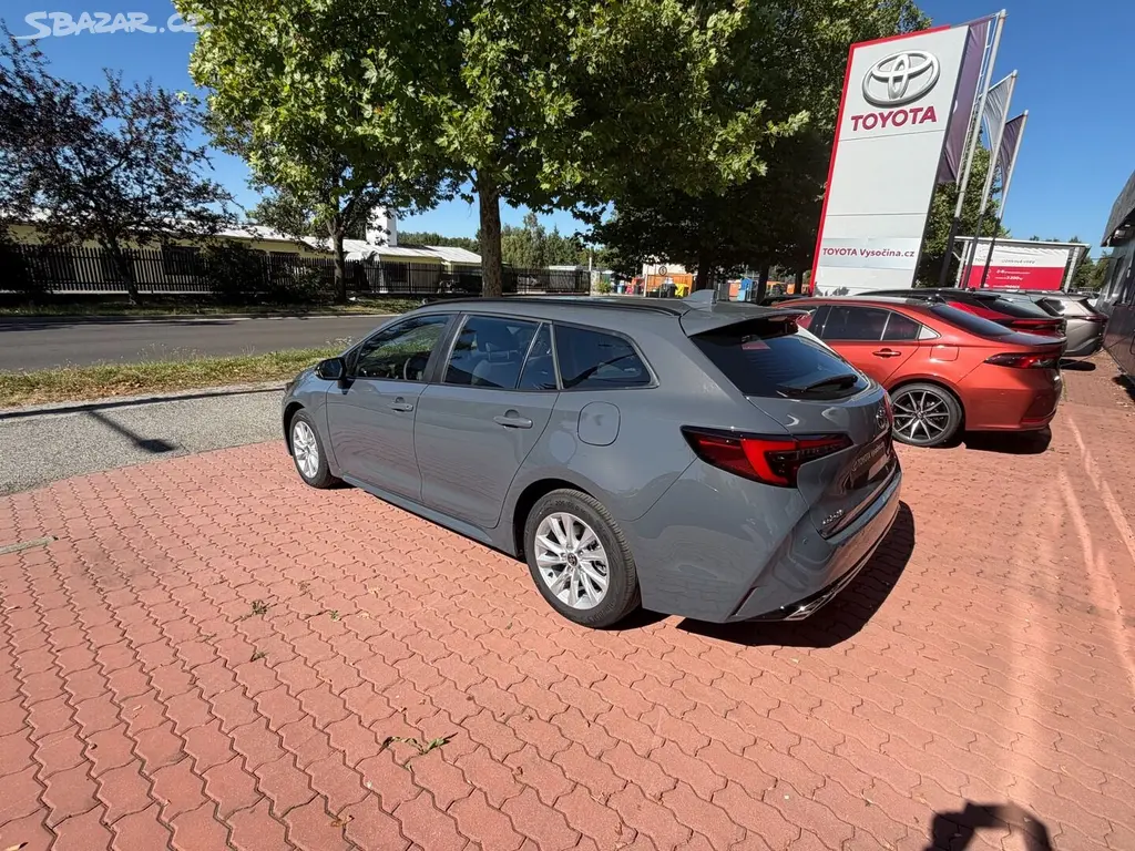 Toyota Corolla, 1.8L hybrid e-CVT (2x4) - fotka 5