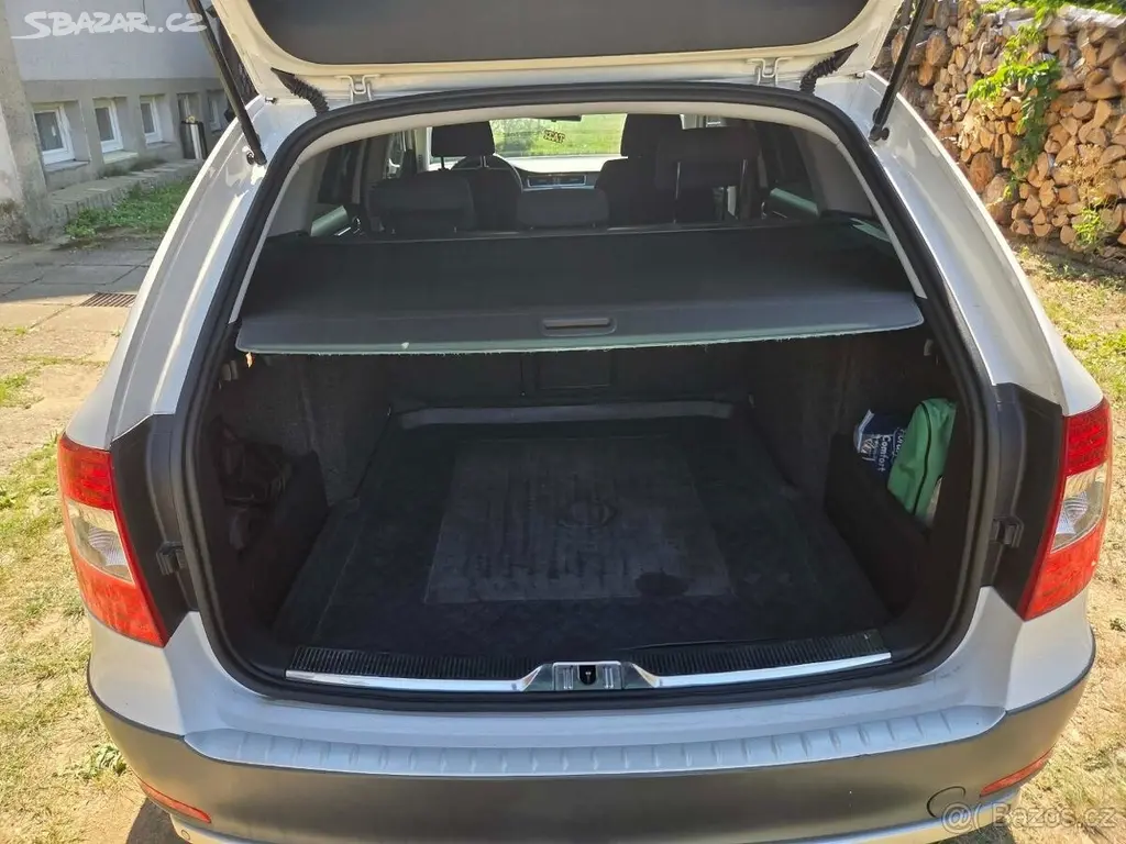 Škoda Superb 2,0 Scout TDI - fotka 5