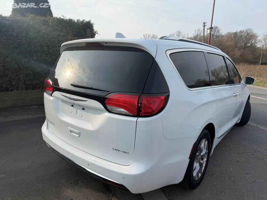 Chrysler Pacifica 3,6 RU Panorama Limited 2018 DPH - fotka 4