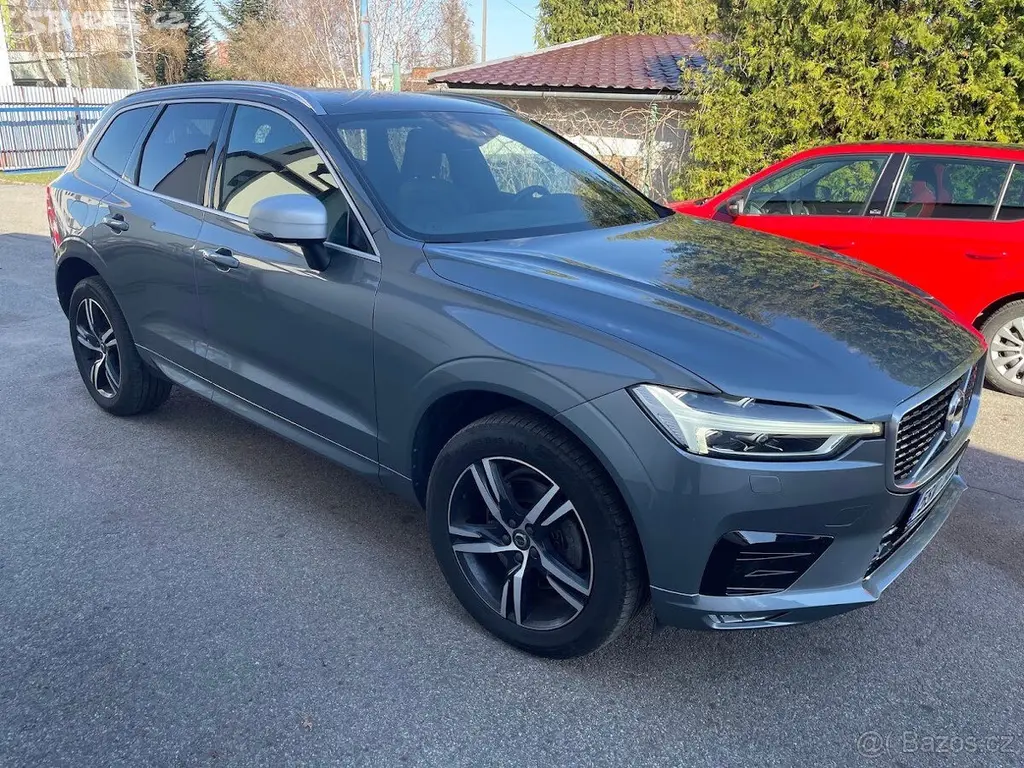 Volvo XC60 2,0 R Design - fotka 2