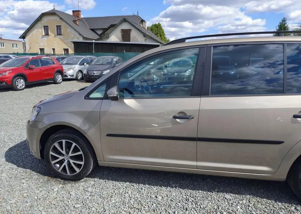 Volkswagen Touran 1.6 TDI 7 Míst, Panorama nafta - fotka 2