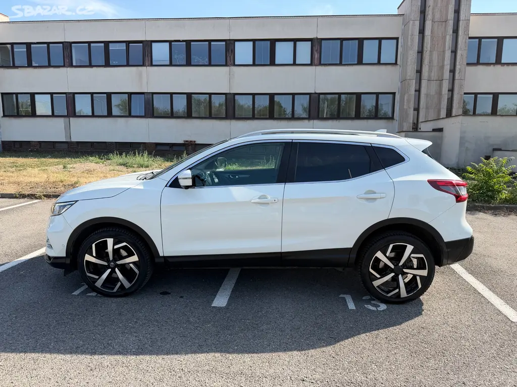 Nissan Qashqai 1.2 DIG-T Tekna automat 72 800 km - fotka 5