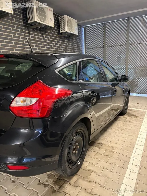 Ford Focus 1,6 mk3 2011 - fotka 6