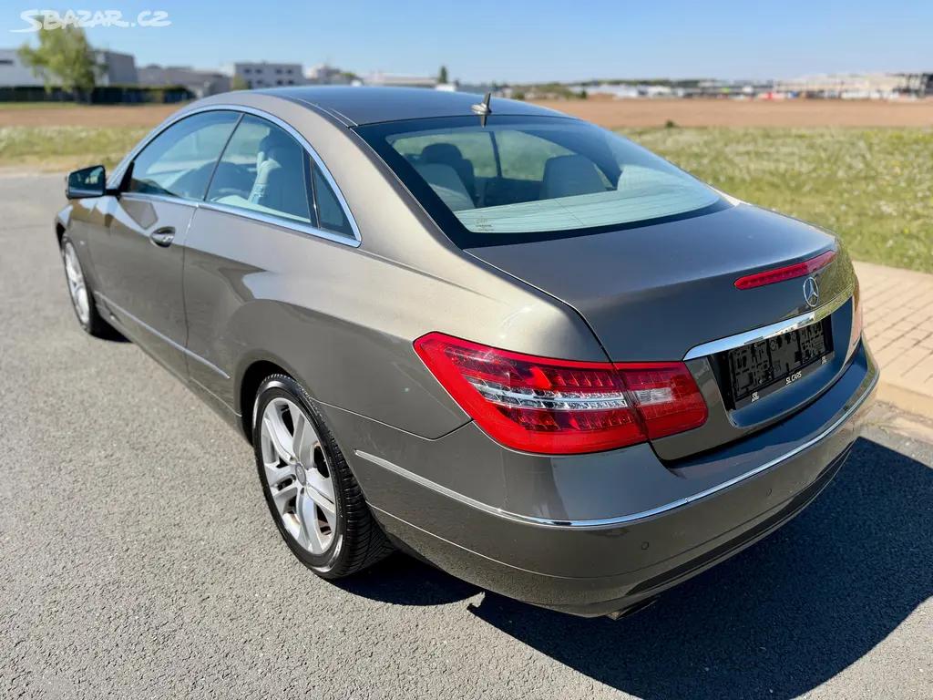Mercedes-Benz Třídy E, 250 CGI 5G KUPÉ SERVISKA - fotka 3