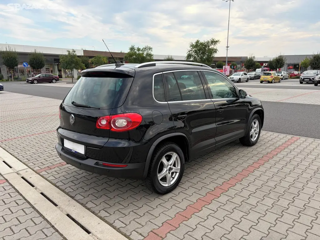 Volkswagen Tiguan Sport 2.0 TDi 125kw 4x4 NAVI - fotka 3