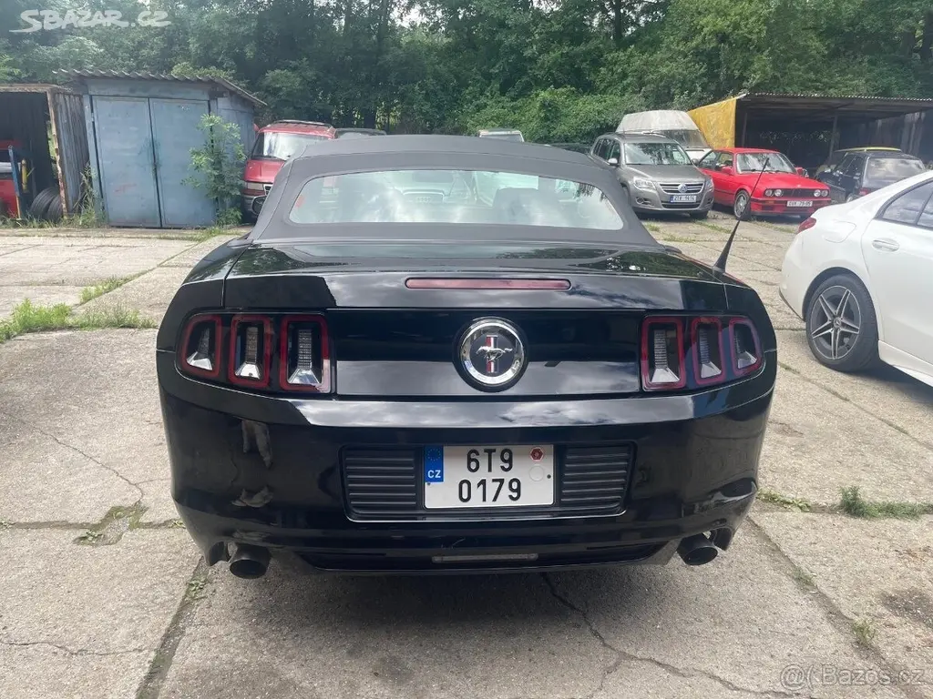Ford Mustang 3,7 - fotka 2