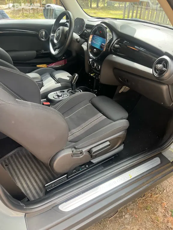 Mini Cooper SE elektro 132kw 2022 - fotka 3