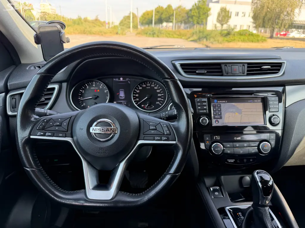 Nissan Qashqai 1.2 DIG-T Tekna automat 72 800 km - fotka 2