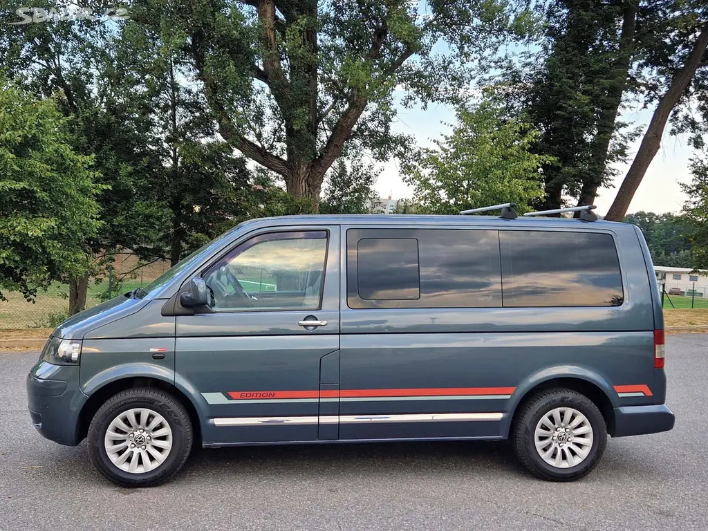 Volkswagen Multivan 2.5 TDI - fotka 2