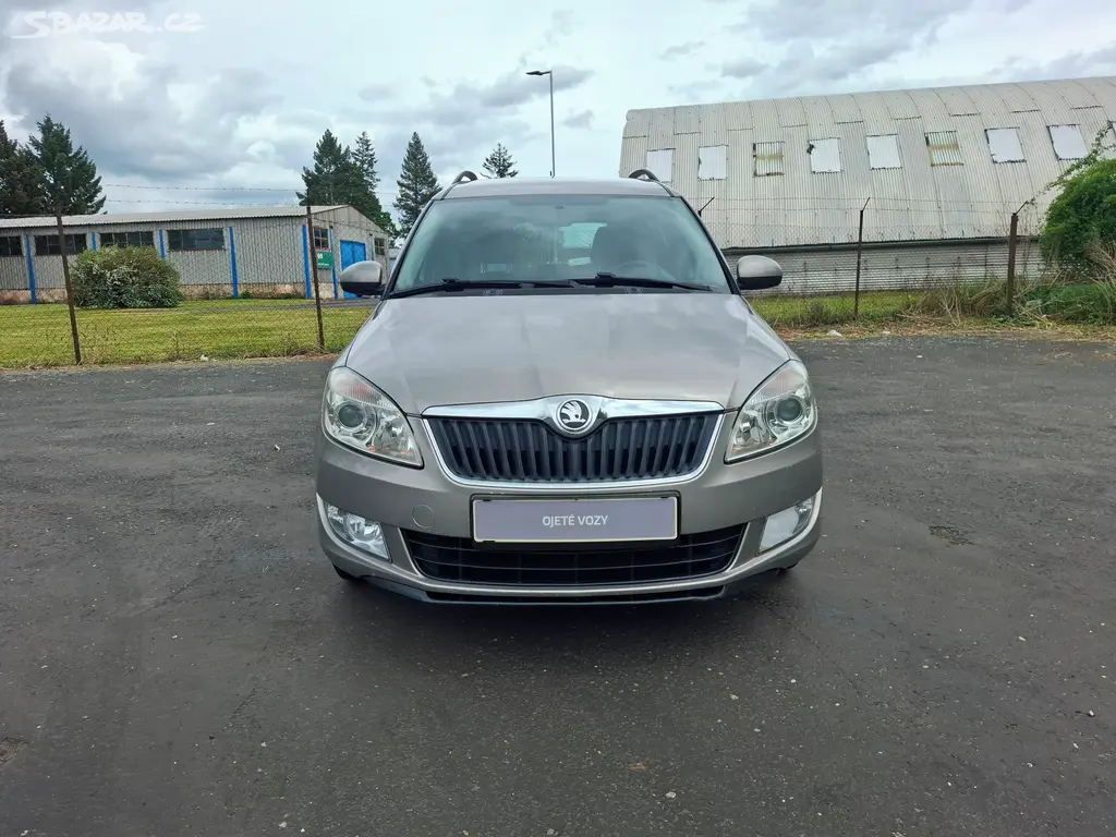 Škoda Roomster 1.2TSi 63kW,klimatizace,senzory - fotka 2