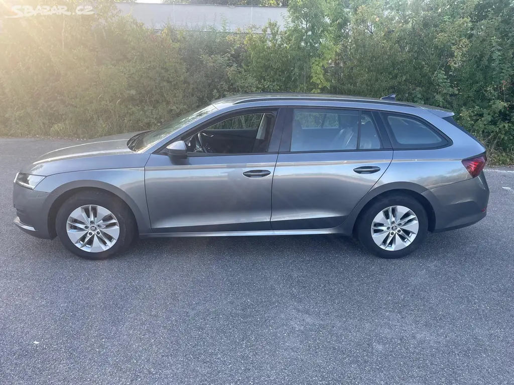 ŠKODA OCTAVIA KOMBI 2.0TDI - fotka 2