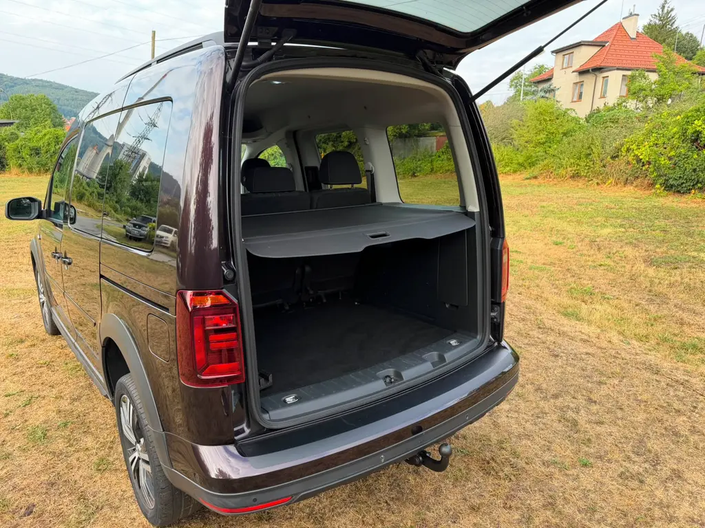VW CADDY ALLTRACK 2,0 TDI 4x4-110 KW,DSG,,TOP STAV - fotka 6