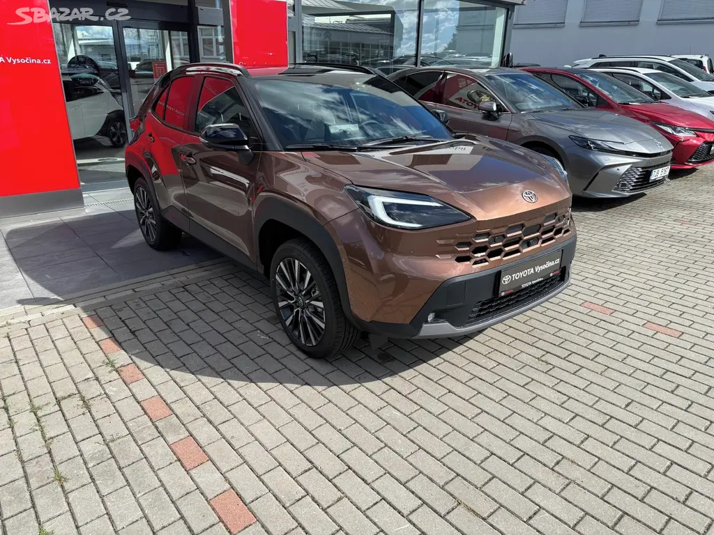 Toyota Yaris Cross, 1.5HEV 130PS 4x4 Exe. Tech VIP - fotka 4