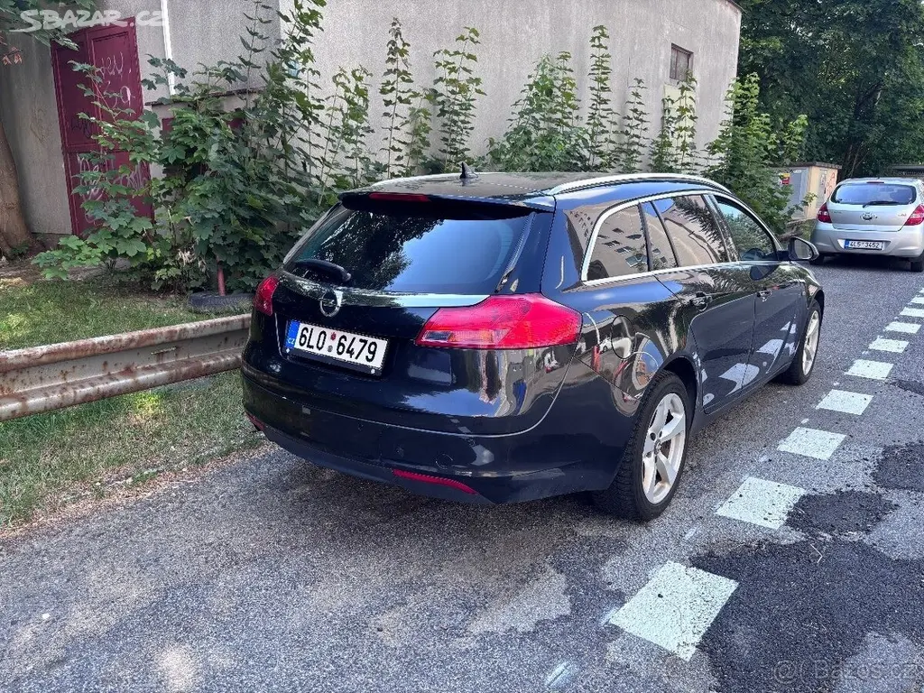 Opel Insignia 2,0 Sports Tourer CDTI - fotka 2