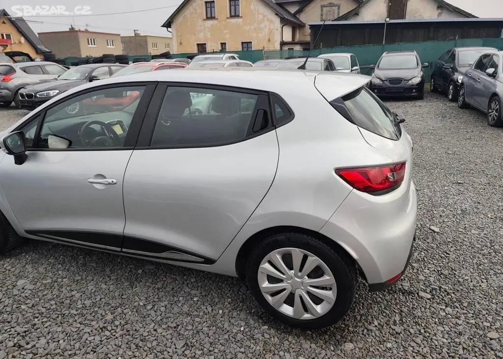 Renault Clio 1.2 54Kw, Klima, Park. senzory - fotka 4
