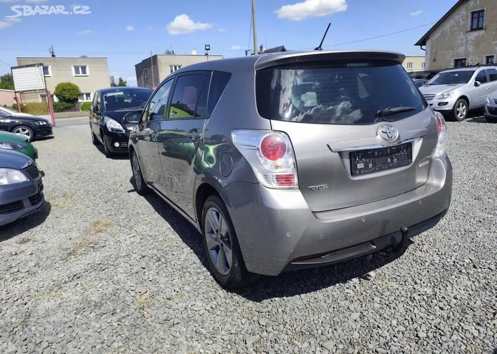 Toyota Verso 1.6 D-4D Panorama, Klima, Navi nafta - fotka 4