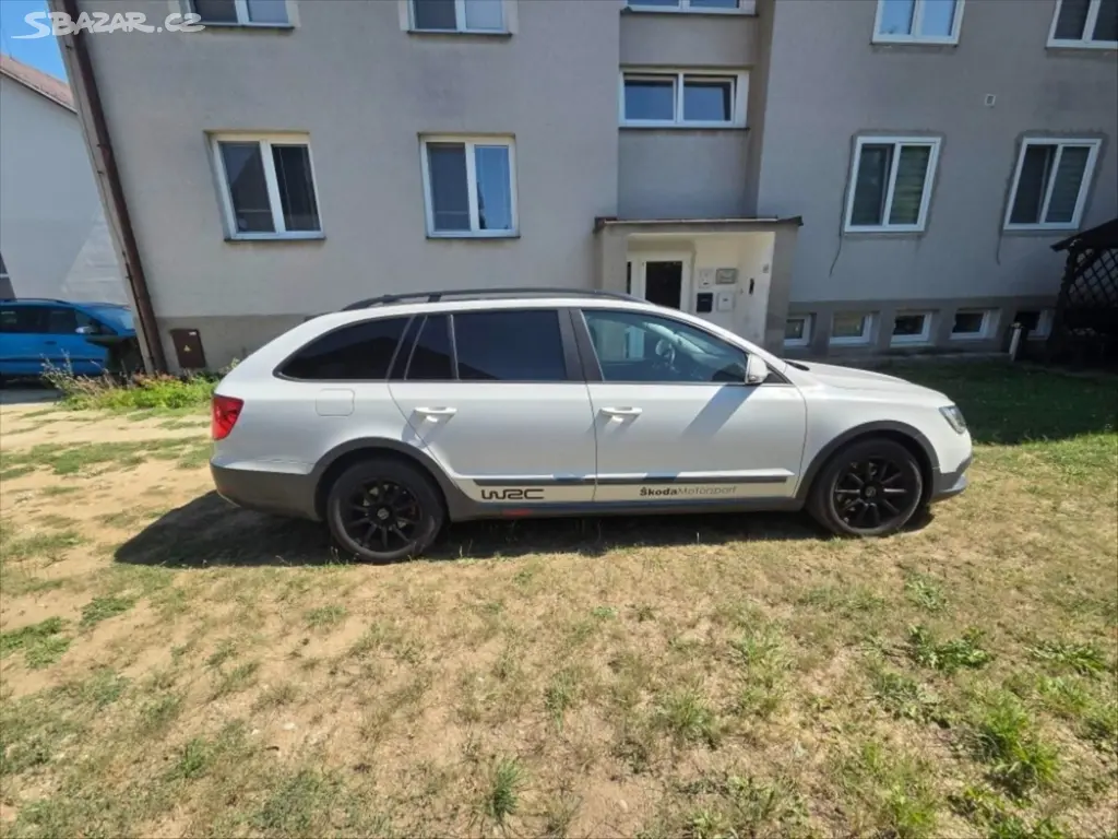 Škoda Superb 2,0 Scout TDI - fotka 2