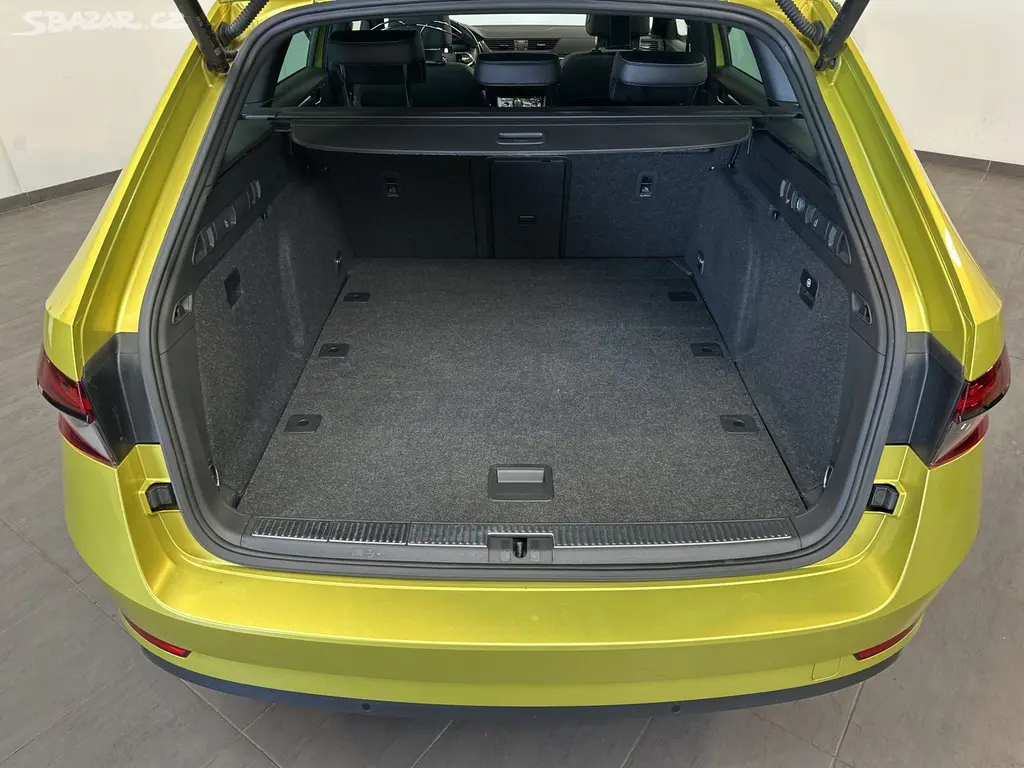 SKODA Superb 2.0 TDI DSG Sportline 4x4 - fotka 4