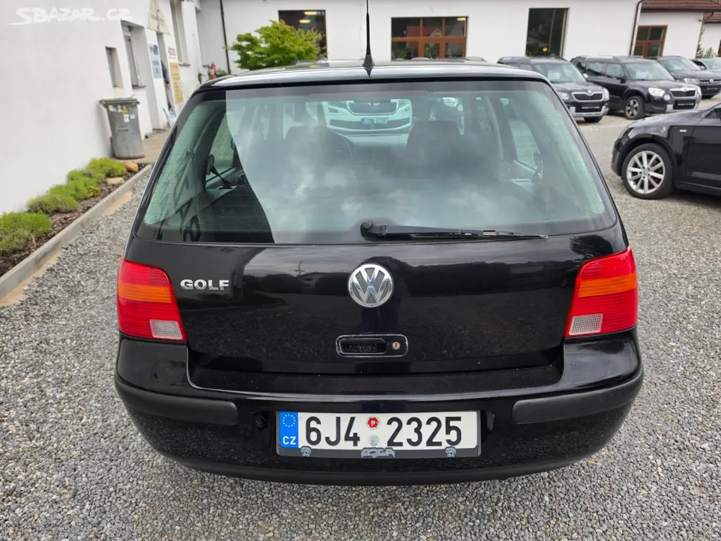Volkswagen Golf, 1.4 i Nová STK - fotka 4