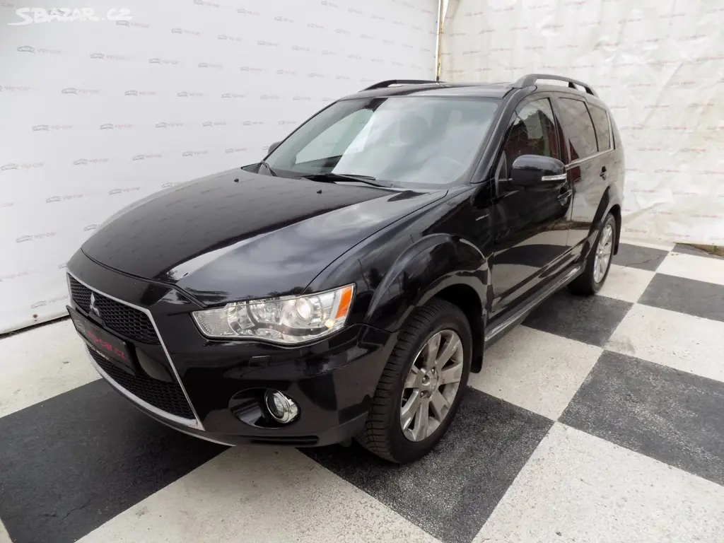 Mitsubishi Outlander, 2.2DI-D/AWD/1.Maj.ČR/7.míst/