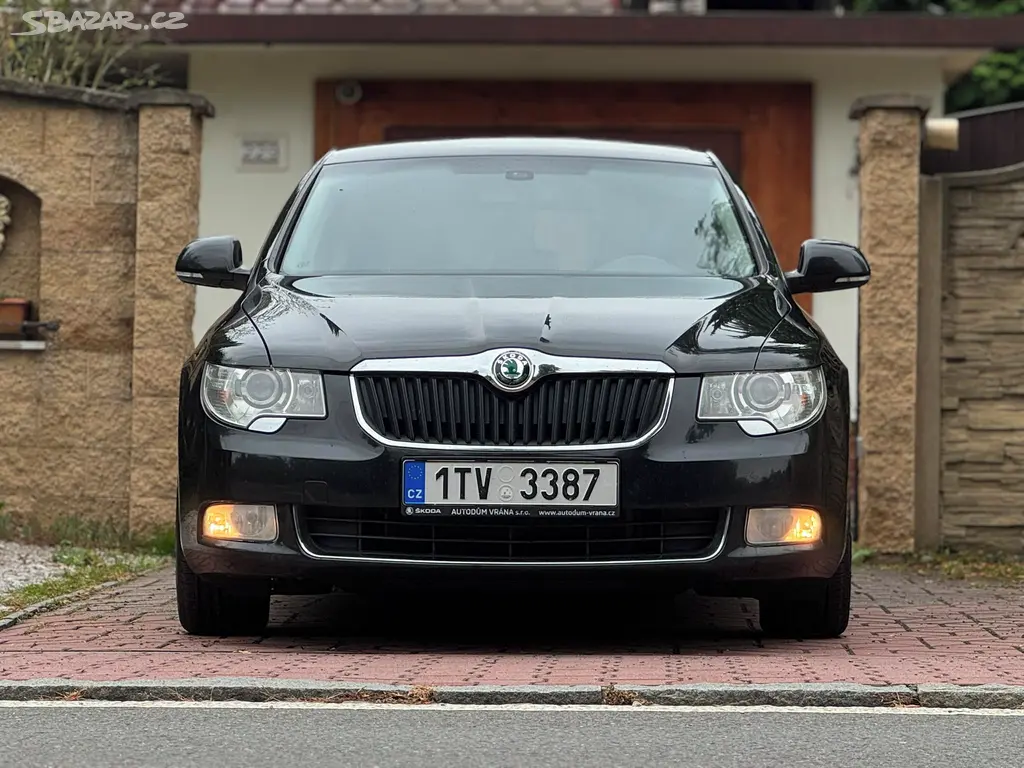 Škoda Superb 2.0TDi ČR čidla aut. klima - fotka 2