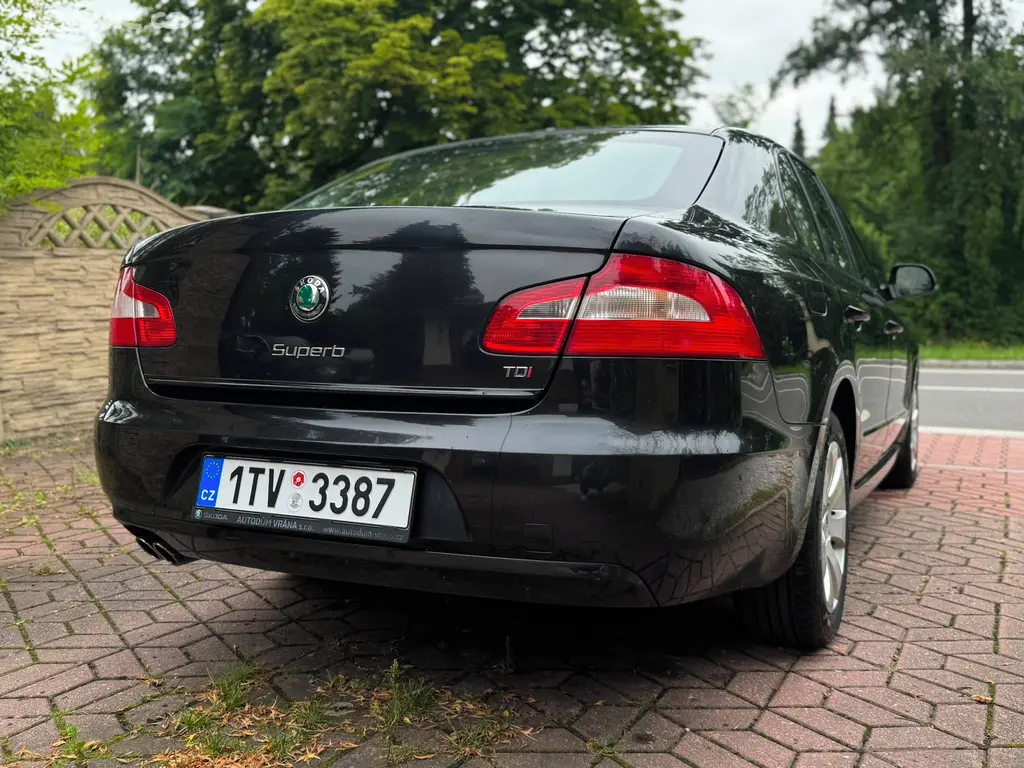 Škoda Superb 2.0TDi ČR čidla aut. klima - fotka 6