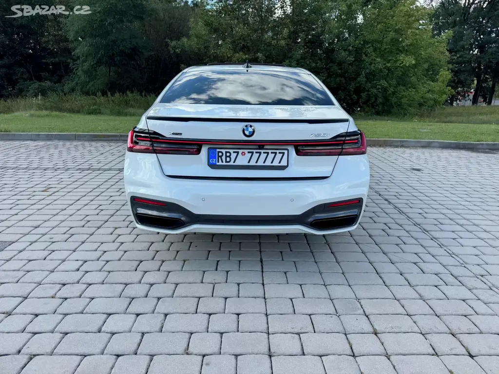 BMW 750i xDrive Carbon Core M Paket DPH - fotka 6