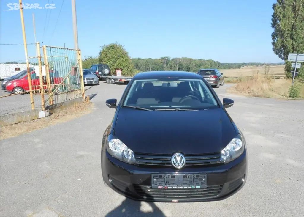 Volkswagen Golf 1,4 i 59kW SERVISKA 34 tis.KM - fotka 3