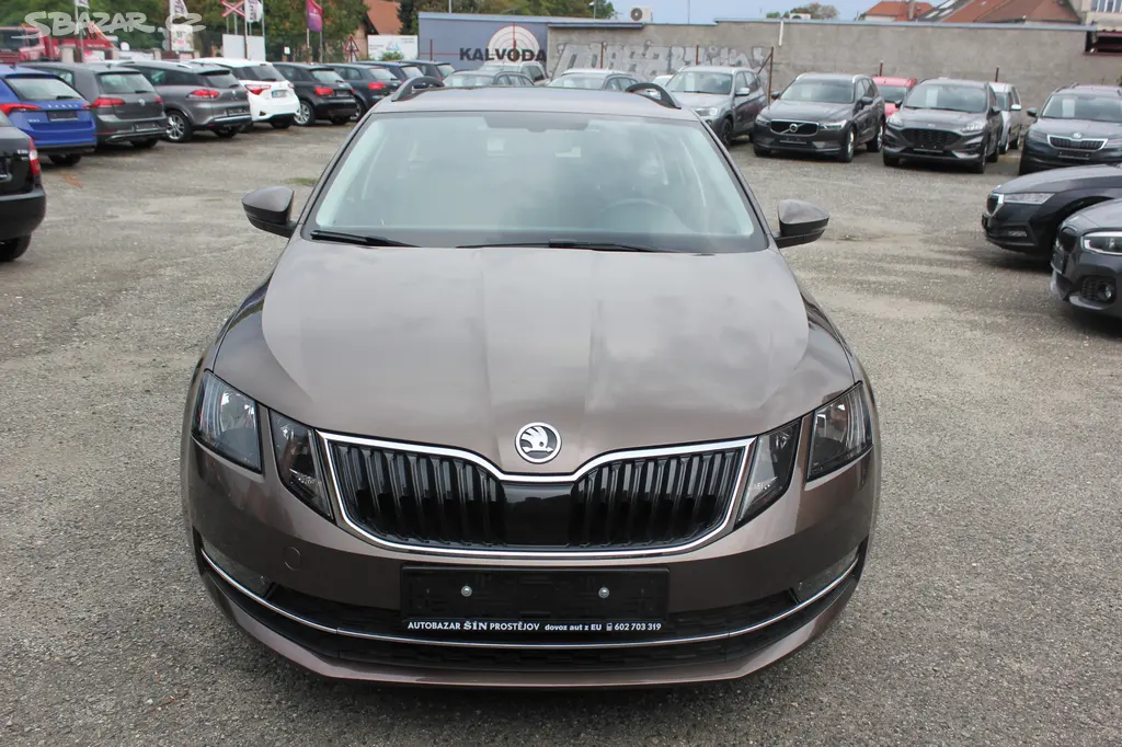 Škoda Octavia, 1.6 TDI, VÝHŘEV, SERVIS - fotka 2