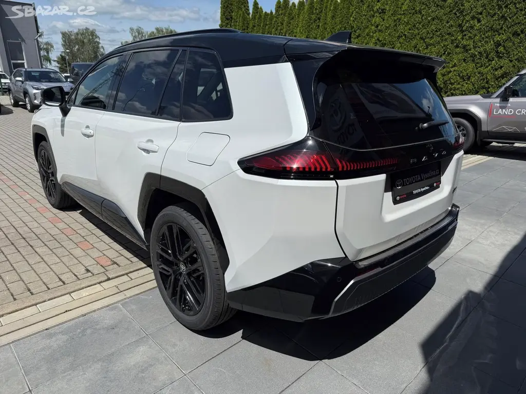 Toyota Rav4, 2.5HEV 194PS 4x4 Style - fotka 4