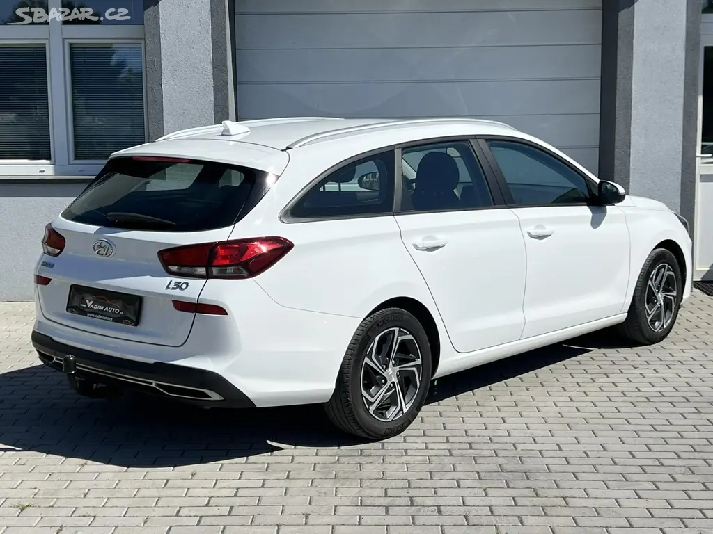 Hyundai i30, 1.6CRDi COMFORT TAŽNÉ KAMERA - fotka 4