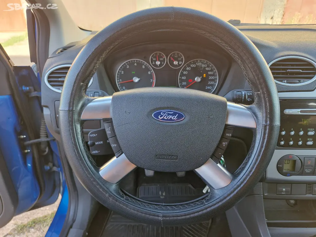 Ford Focus 1.6 - fotka 4
