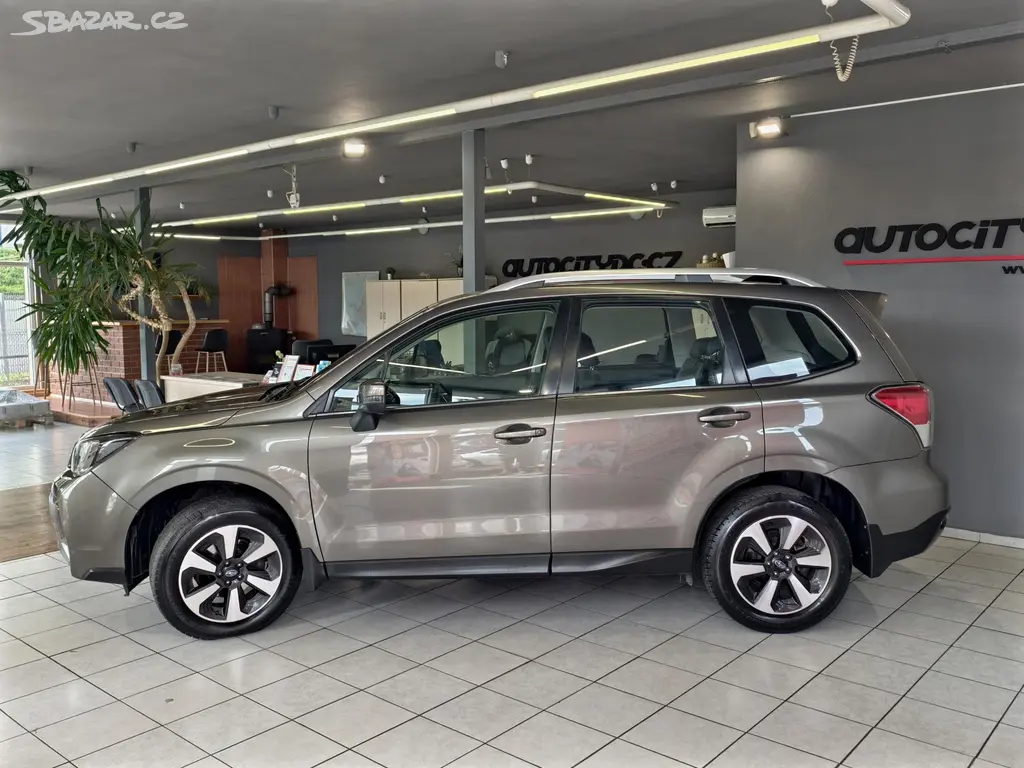 Subaru Forester, 2.0 i 4x4, A/T, EXECUTIVE, DPH - fotka 4