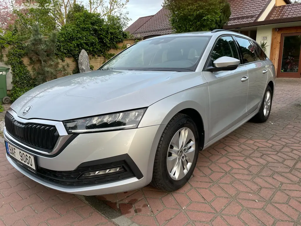 Škoda Octavia 1.5TSi 1.MAJ ČR NEBOUR. ZÁRUKA - fotka 3