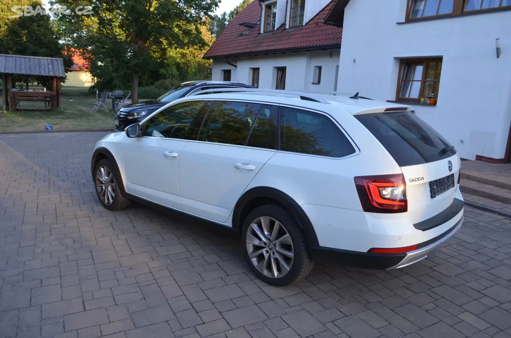 PRODÁM ŠKODA OCTAVIA SCOUT 2.0TDI 135KW FACELIFT - fotka 5