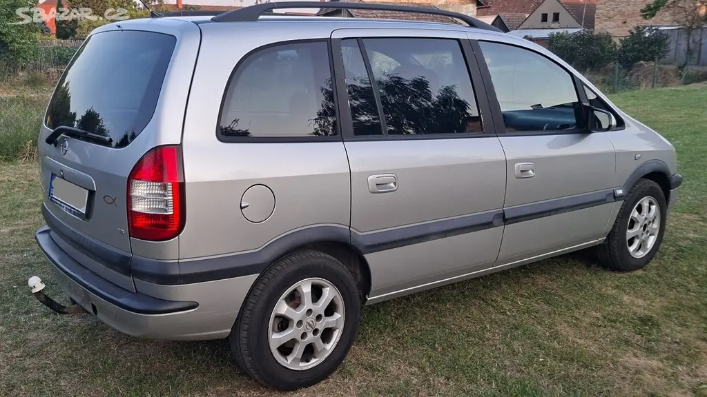 Vozidlo 7 míst Opel Zafira A 1.8 16V 92kW - fotka 5