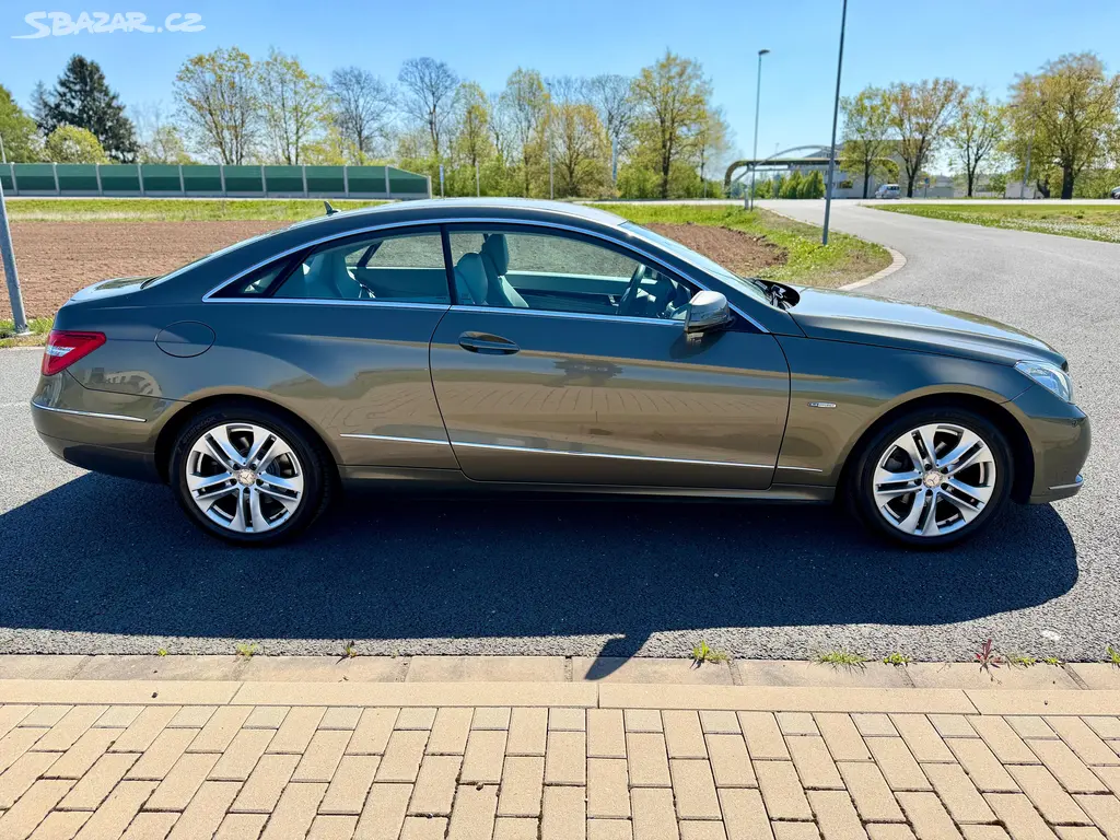 Mercedes-Benz Třídy E, 250 CGI 5G KUPÉ SERVISKA - fotka 6