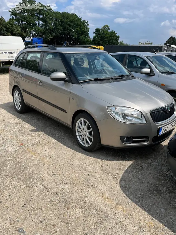 NOVA STK,115 tis,klima,serviska,2 sady,Škoda Fabia
