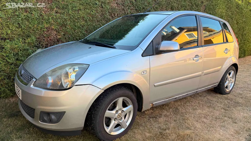 Ford Fiesta 1.2 benzín, 55 kW, [telefon skryt] km - fotka 6