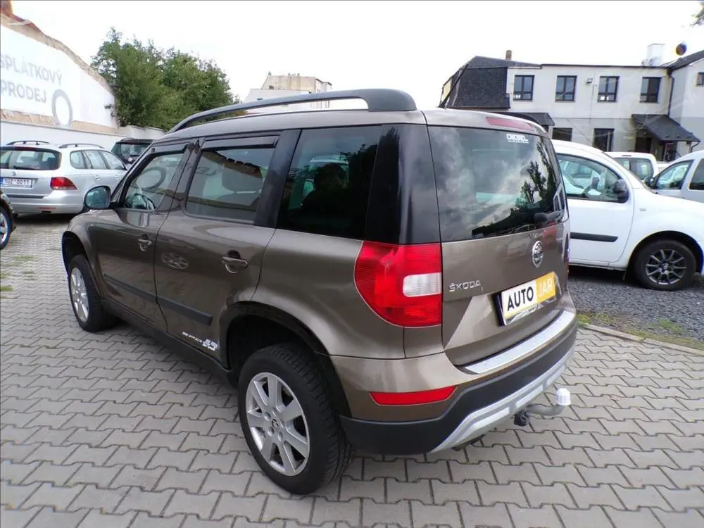Škoda Yeti 2,0 TDI XENONY,TAŽ.ZAŘ. - fotka 3