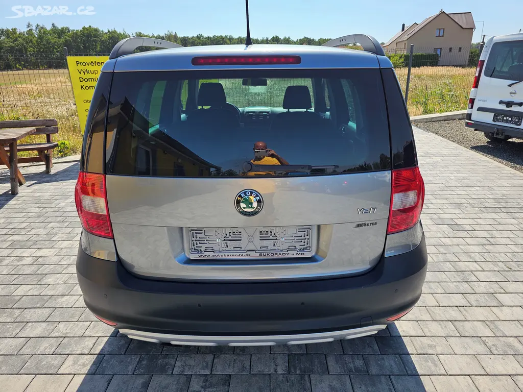 Škoda Yeti, 1.2 TSI, Ambit, DSG, 102 000KM - fotka 6