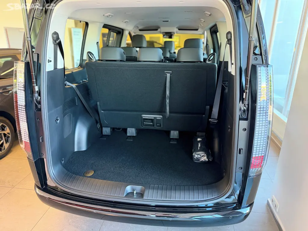 Hyundai Staria, 1.6 T-GDi HEV STYLE PREMIUM - fotka 4